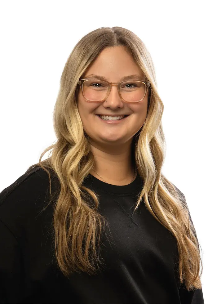 Kylie headshot-square-700x980 Kylie headshot-square-700x980