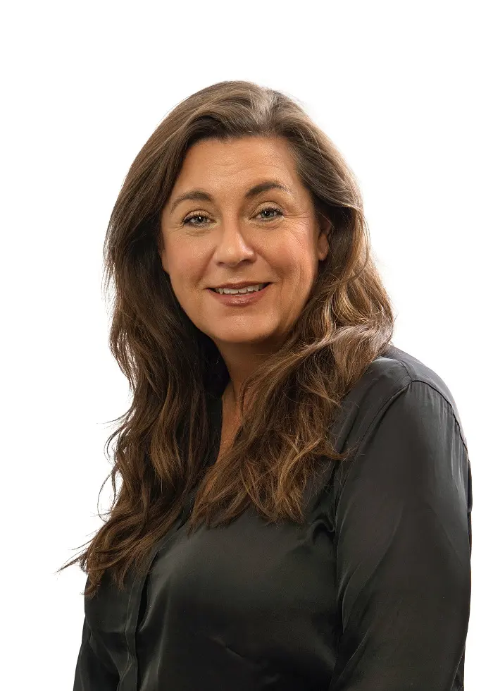 Steph headshot-square-700x980 Steph headshot-square-700x980